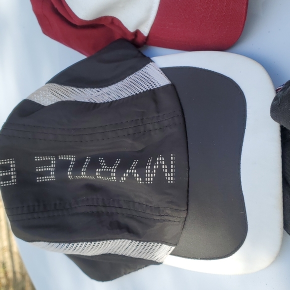 6 Adjustable Caps - Picture 4 of 10